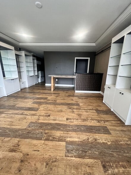 More Photos Of 725 Lafayette Rd, Hampton Storefront Retail Office For Sale