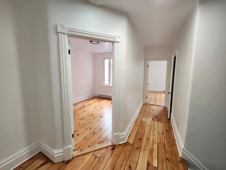 More Photos Of 301-307 Boul Du Havre, Salaberry-de-valleyfield Apartments For Sale