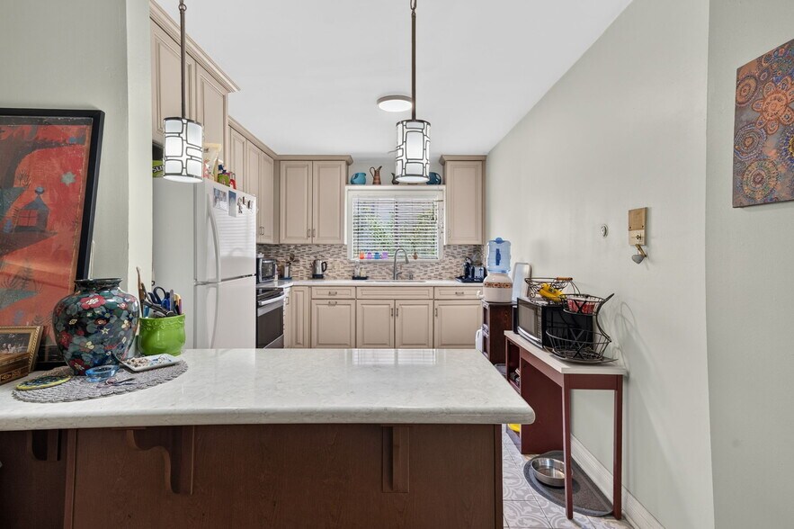 More Photos Of 1459 Stanley Ave, Glendale Apartments For Sale