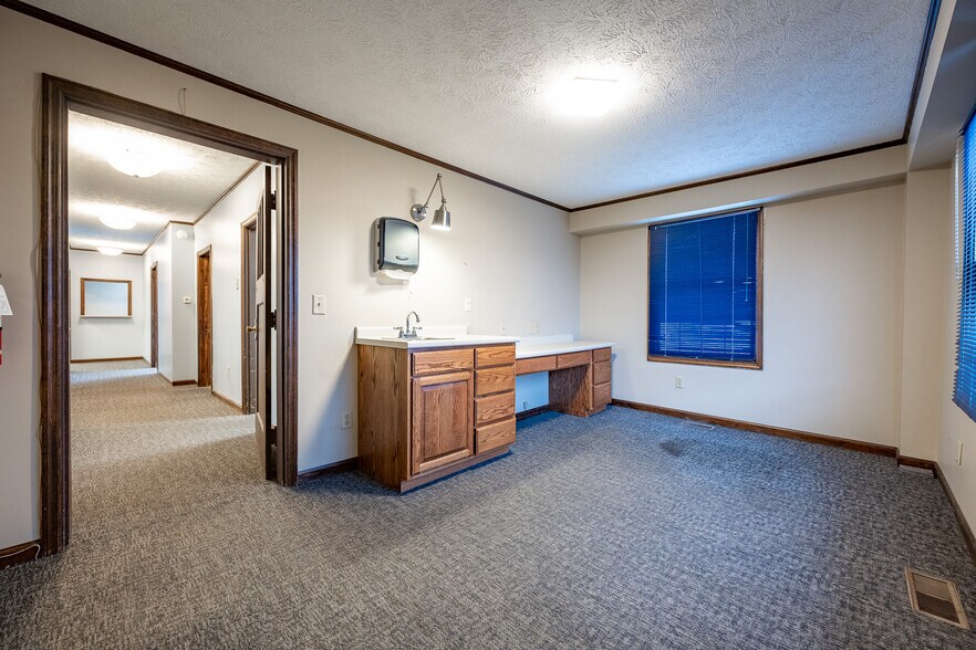 More Photos Of 814 E Washington St, Greencastle Medical For Sale