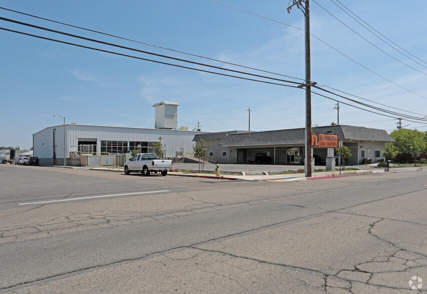 More Photos Of 1321 Railroad Ave, Clovis Warehouse For Lease