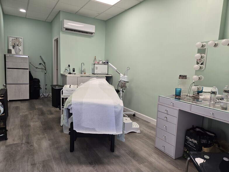 More Photos Of 232 Stuyvesant Ave, Lyndhurst Storefront Retail Residential For Sale