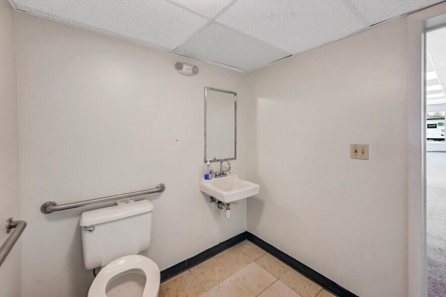 More Photos Of 535 Green Ridge St, Scranton Storefront Retail Residential For Sale