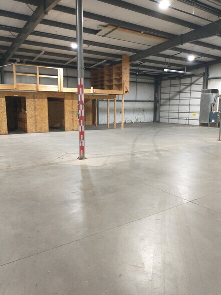 More Photos Of 1902 Eisenhower Dr N, Goshen Industrial For Lease