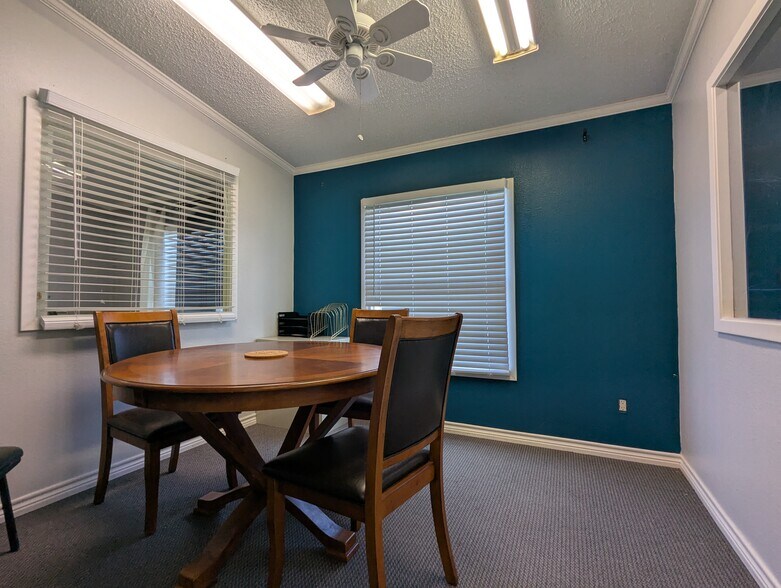 More Photos Of 16595 IH-10, Vidor Truck Terminal For Sale