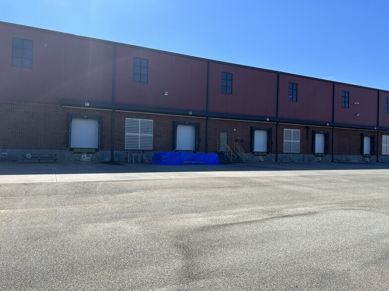More Photos Of 1 Evercare Way, Waynesboro Warehouse For Sale