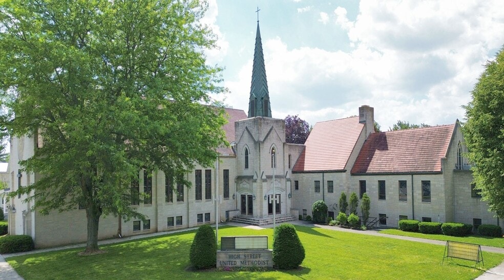 Primary Photo Of 243 W High St, Fostoria Religious Facility For Sale