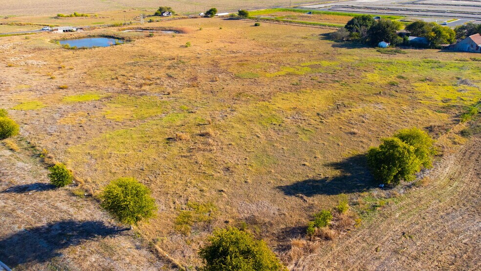 More Photos Of 2120 County Road 132, Hutto Land For Sale