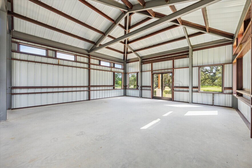 More Photos Of 1286 State Hwy 237 Hwy, Round Top Flex For Sale