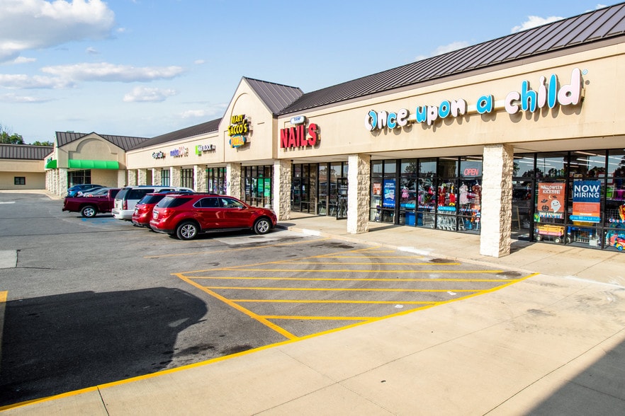 More Photos Of 850-1020 S Monroe St, Monroe Supermarket For Lease