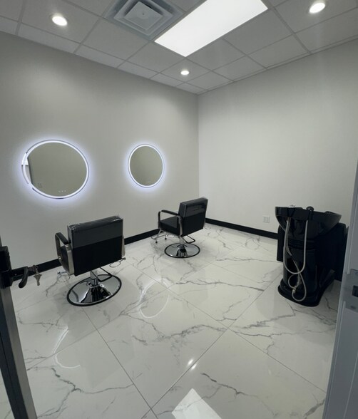 More Photos Of 15070 Beltwood Pky, Addison Freestanding For Lease