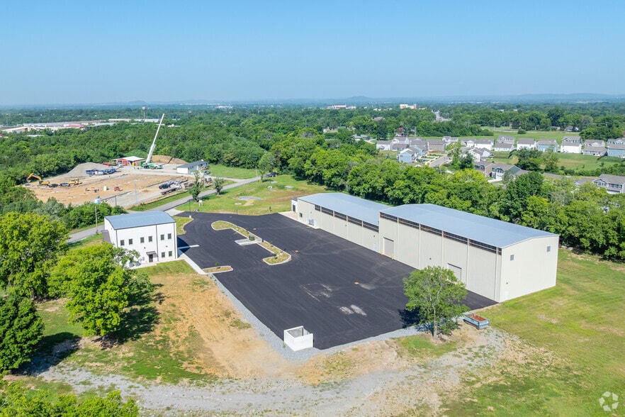 More Photos Of 1050 Cairo Rd, Gallatin Warehouse For Lease
