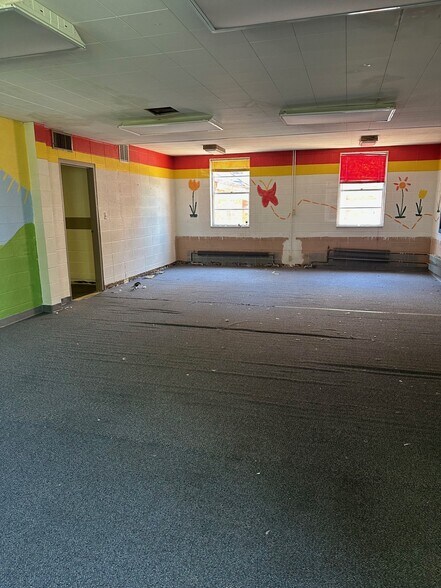 More Photos Of 201 E Church St, Ozark Lodge Meeting Hall For Sale