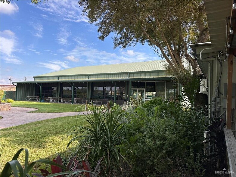 More Photos Of 214 E Chimney Rd, Mission Restaurant For Sale