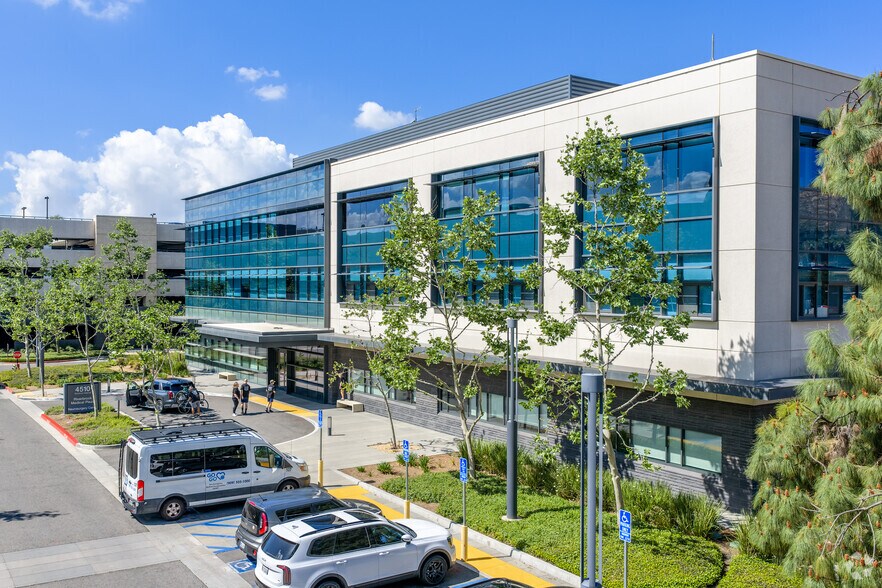 More Photos Of 4510 Brockton Ave, Riverside Unknown For Lease