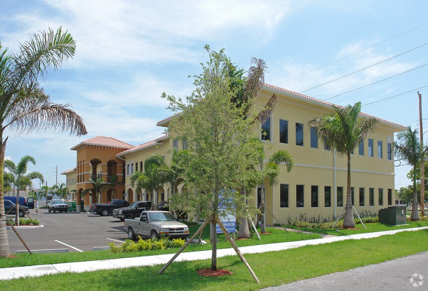 More Photos Of 134 S Dixie Hwy, Hallandale Beach Office For Lease