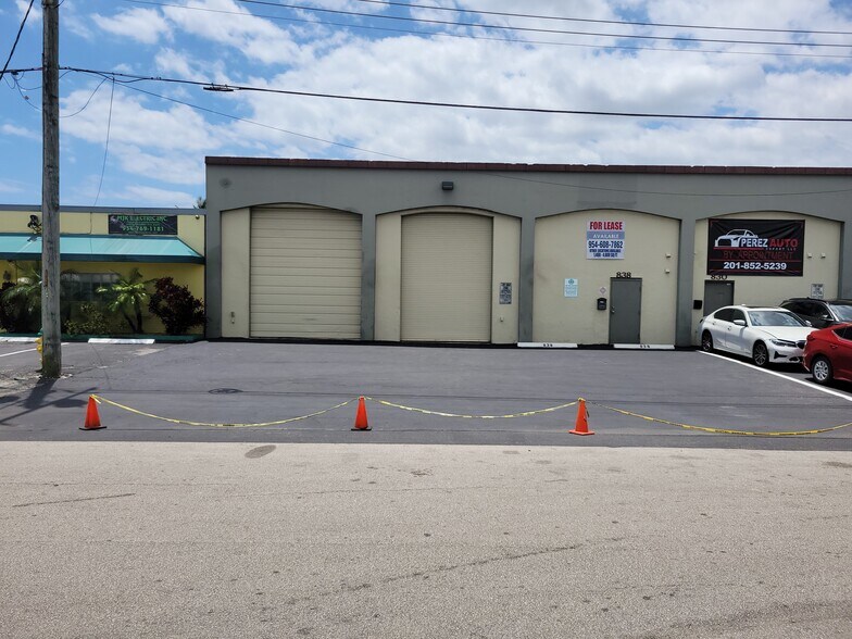 More Photos Of 818-838 NE 40th Ct, Oakland Park Warehouse For Lease