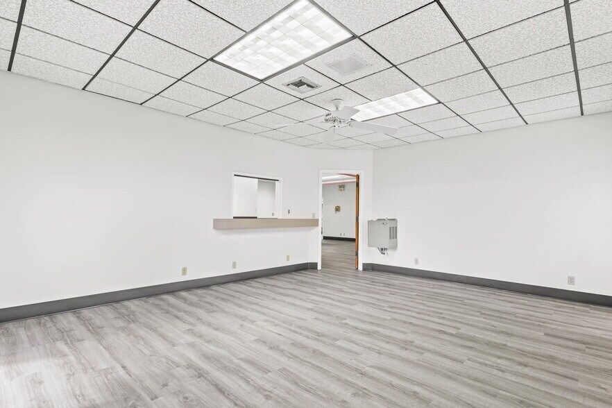 More Photos Of 6210 Samuel Wells, Jacksonville Medical For Sale