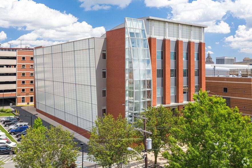 More Photos Of 211 Warren St, Newark Office For Lease