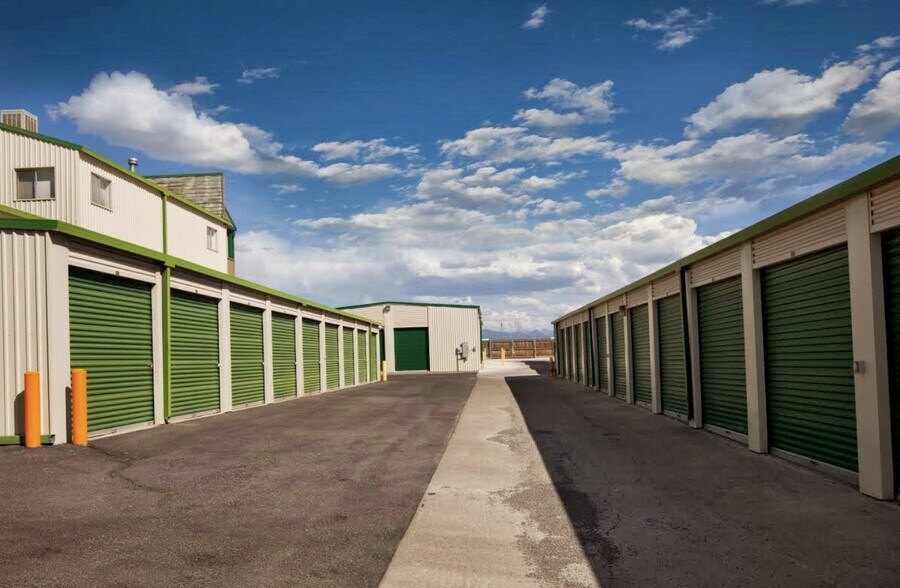 More Photos Of 239 N 9th St, Montrose Specialty For Sale