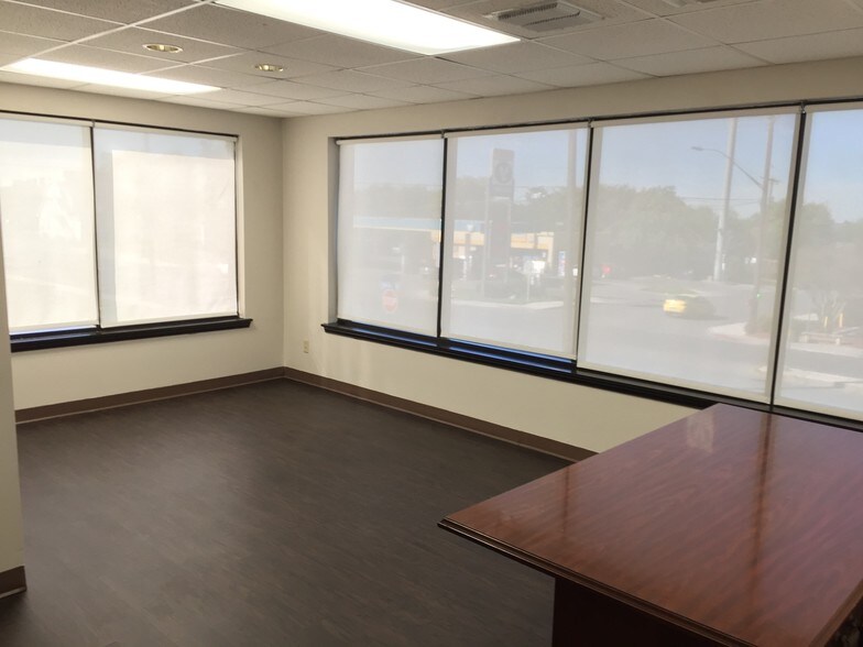 More Photos Of 1818 S New Braunfels Ave, San Antonio Medical For Lease
