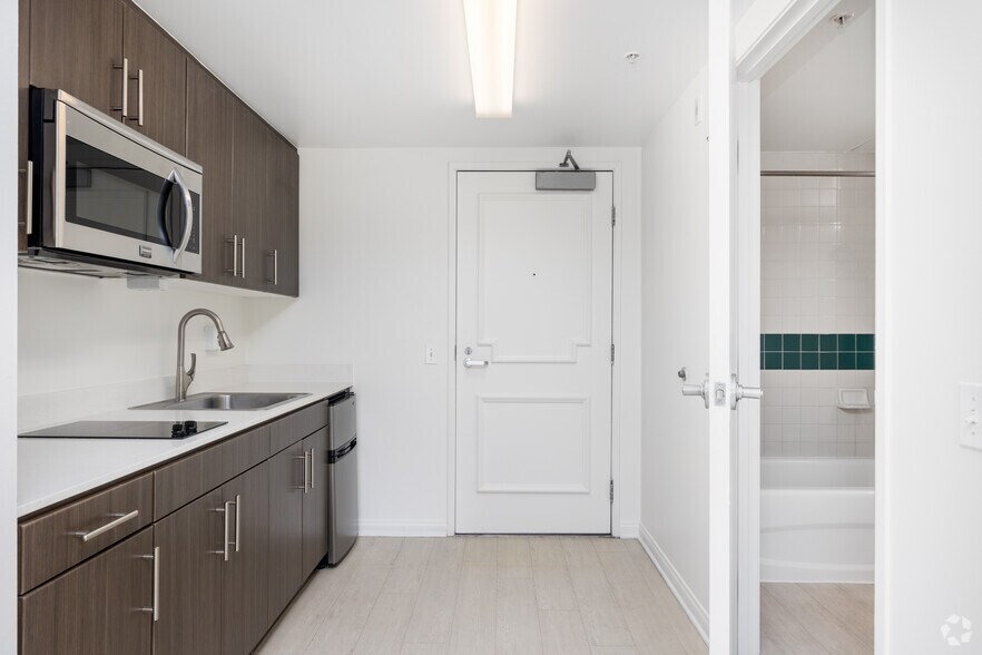 More Photos Of 1311-1313 3rd Street Prom, Santa Monica Apartments For Lease