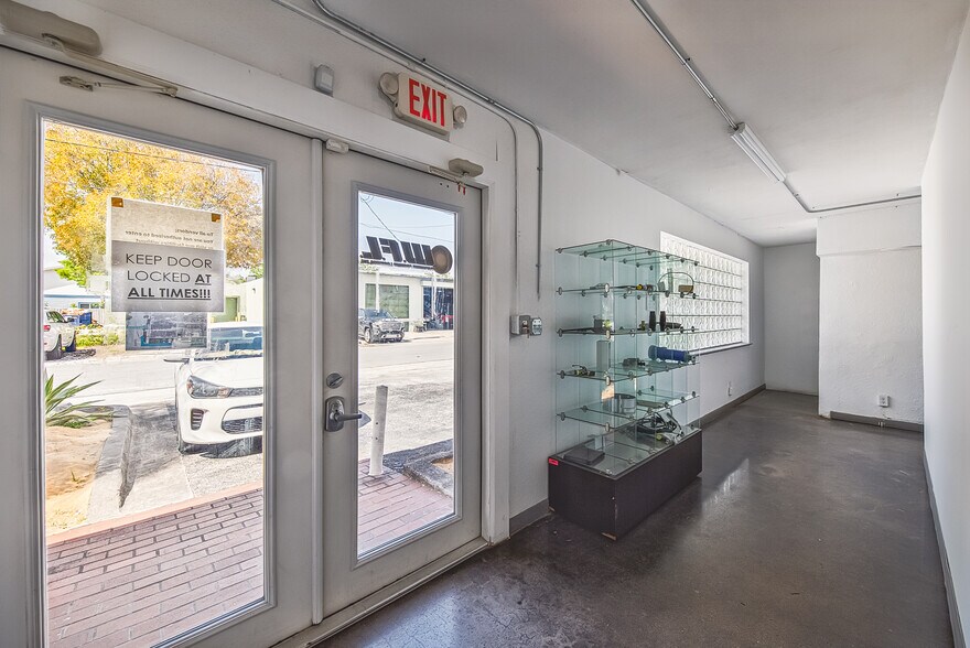 More Photos Of 936-940 NW 1st St, Fort Lauderdale Warehouse For Sale