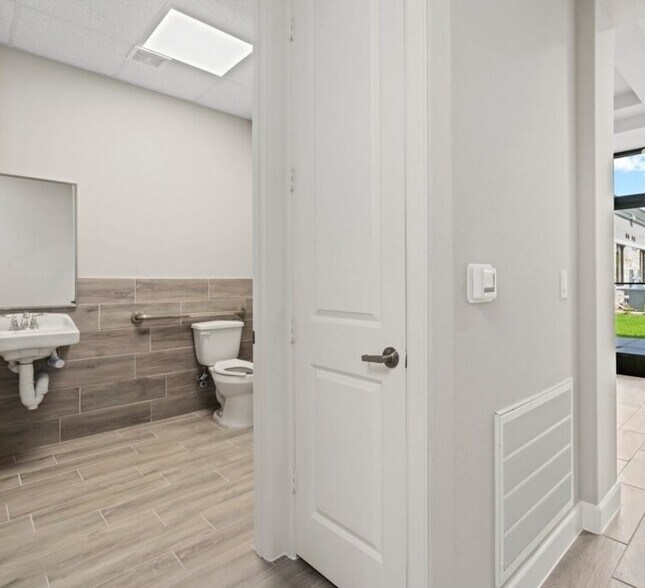 More Photos Of 25145 Star Ln, Katy Medical For Lease