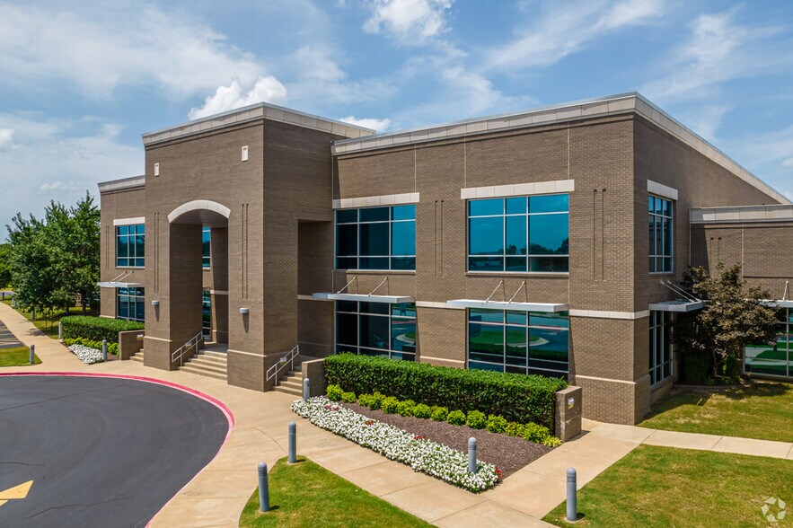 More Photos Of 3605 W Southern Hills Blvd, Rogers Office For Lease