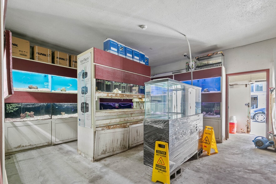 More Photos Of 1134 E Colorado St, Glendale Freestanding For Sale