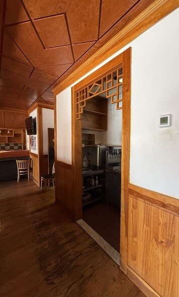 More Photos Of 844-846 Farmington Ave, West Hartford Storefront Retail Office For Lease