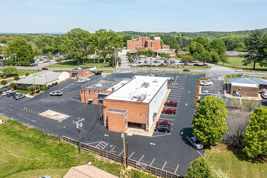 More Photos Of 721 Malcolm Blvd, Rutherford College Medical For Lease