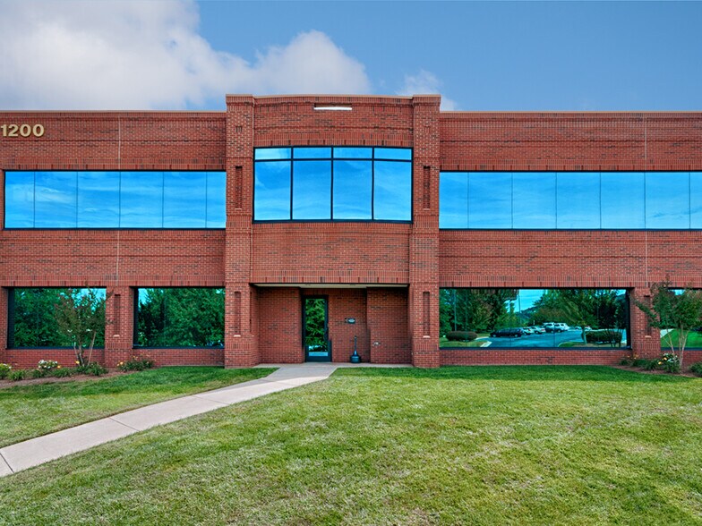 More Photos Of 1200 Ridgefield Blvd, Asheville Office For Lease