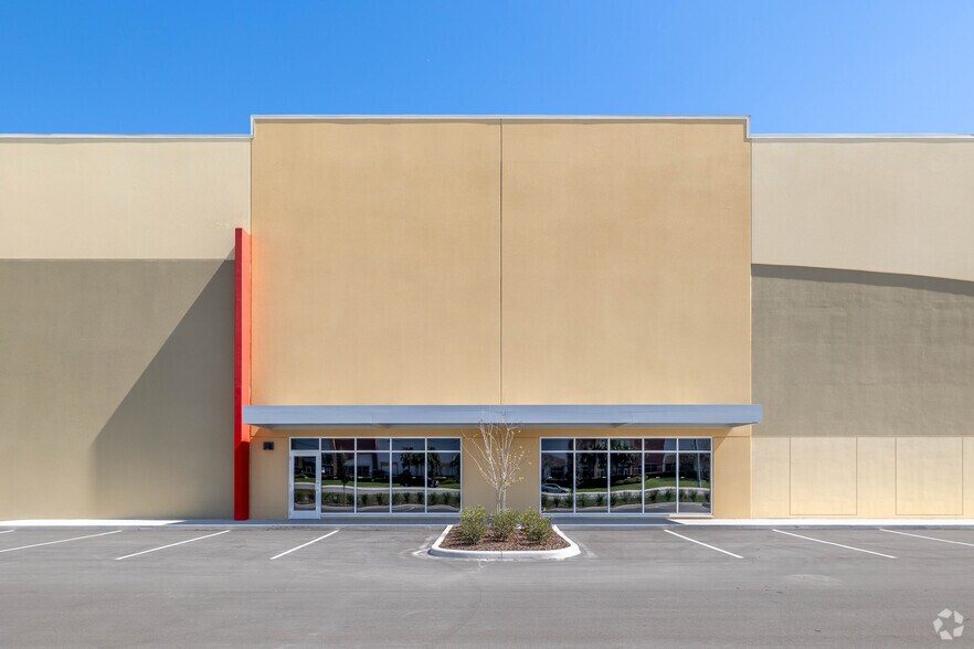 More Photos Of 3900 County Line Road, Lakeland Distribution For Lease