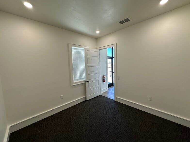 More Photos Of 3203 118th St, Lubbock Light Manufacturing For Lease