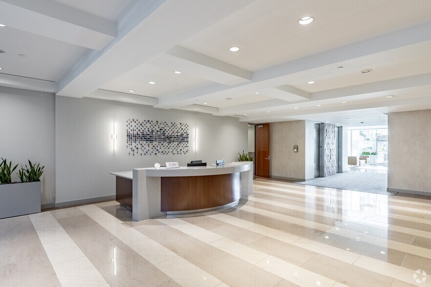 More Photos Of 211 Perimeter Center Pky NE, Atlanta Office For Lease