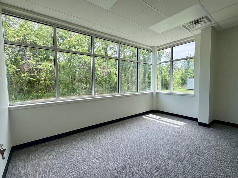More Photos Of 4308 Grant Blvd, Yukon Medical For Lease
