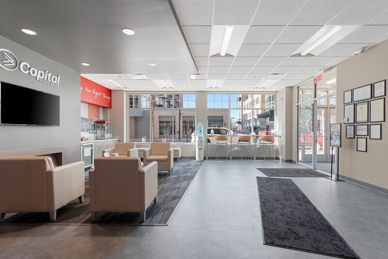 More Photos Of 100-140 N Washington St, Green Bay General Retail For Lease