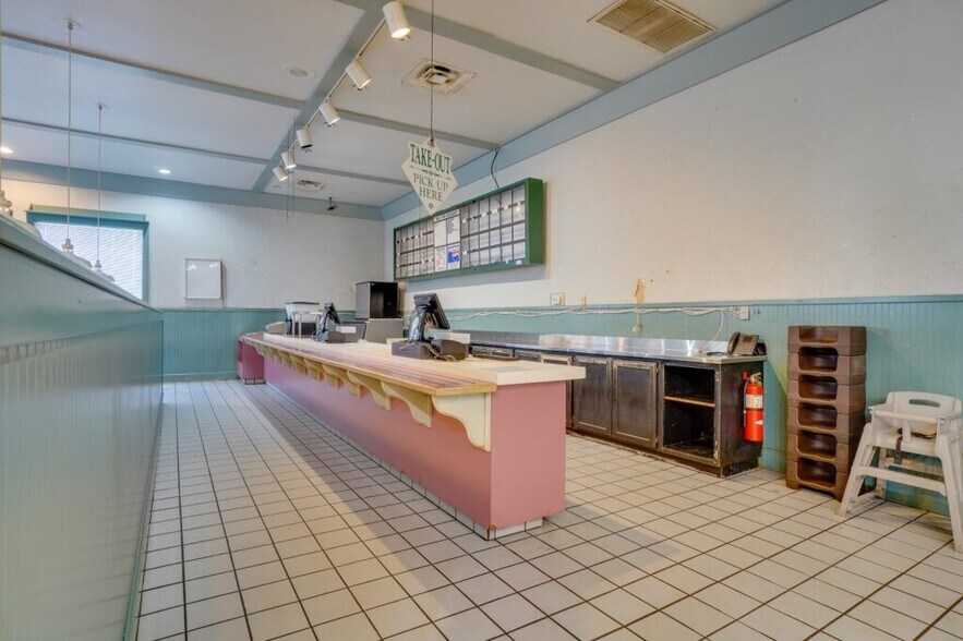 More Photos Of 2103 N Broadway, Poteau General Retail For Sale