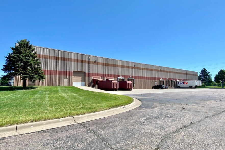 More Photos Of 3101 N 4th Ave, Sioux Falls Flex For Sale