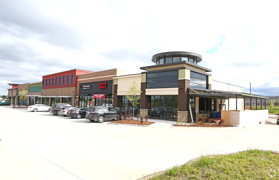 Primary Photo Of 1320-1378 Hickman Rd, Waukee General Retail For Lease