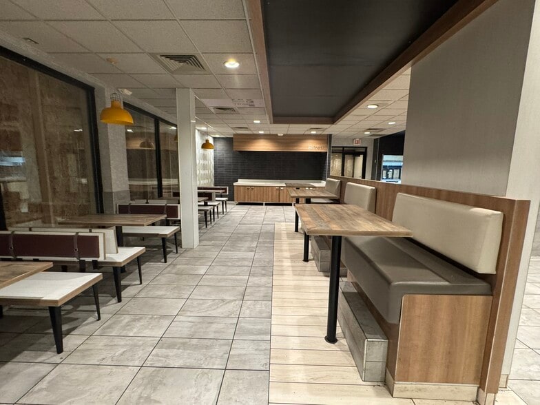 More Photos Of 5432 Portage Rd, Portage Fast Food For Sale