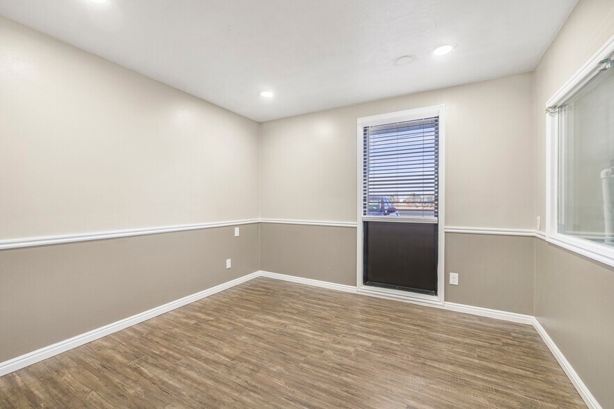 More Photos Of 1190 Lincoln Rd, Idaho Falls Office For Sale