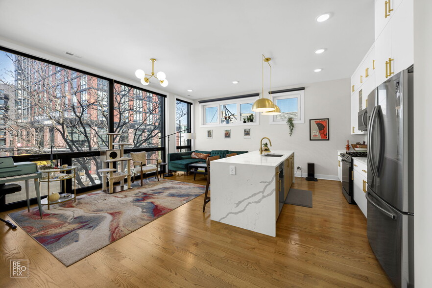 More Photos Of 1653 W Division St, Chicago Storefront Retail Residential For Sale
