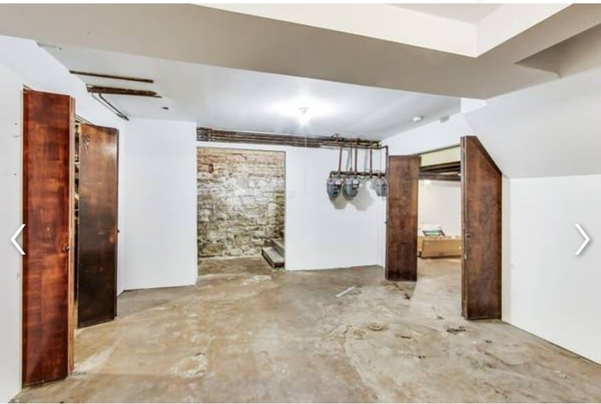 More Photos Of 3000 W Chicago Ave, Chicago Service For Lease