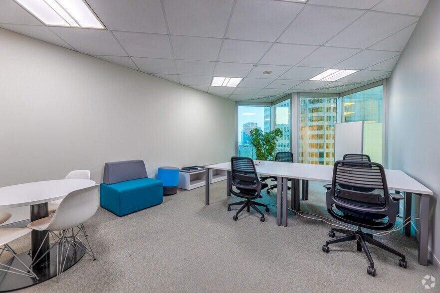 More Photos Of 200 Bay St, Toronto Office For Lease