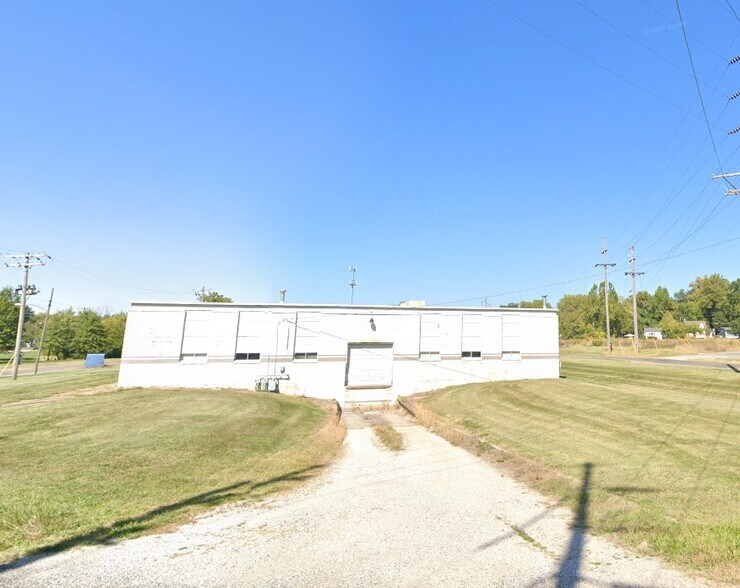More Photos Of 1015 W Jefferson St, Vandalia Warehouse For Lease