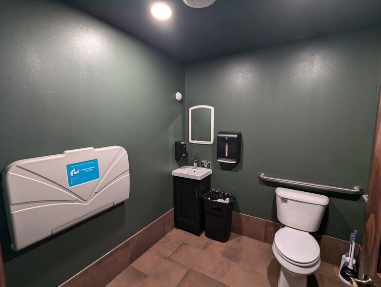 More Photos Of 104 N Elm St, Cresco General Retail For Sale