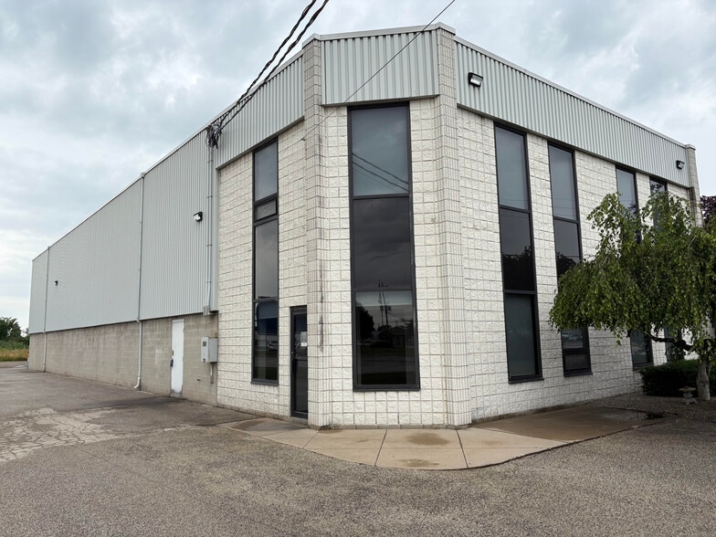More Photos Of 1945 Blackacre Dr, Tecumseh Industrial For Lease