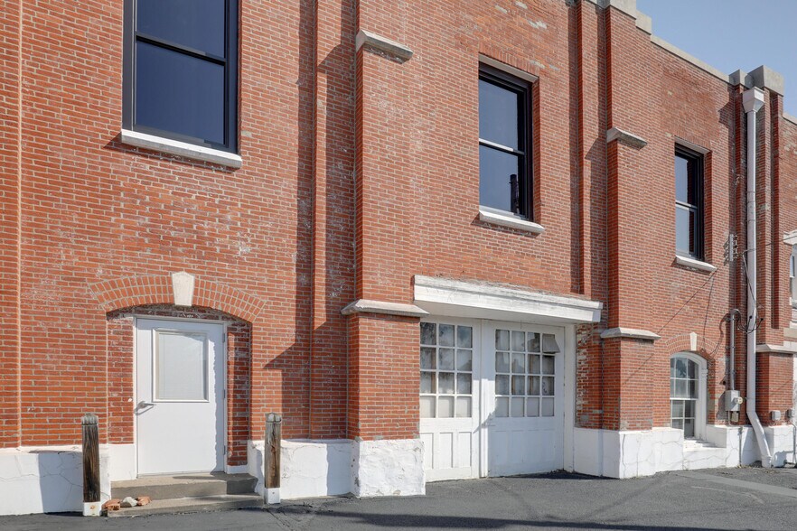 More Photos Of 900 Broadway St, Quincy Flex For Sale